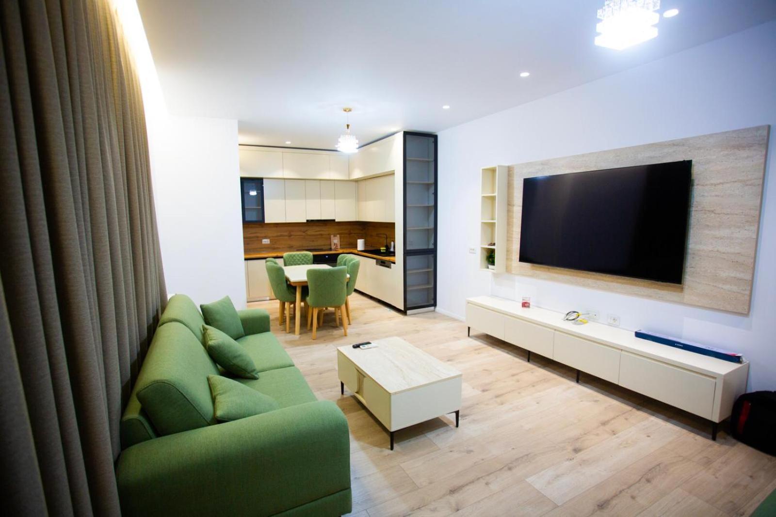 In Emerald Apartament